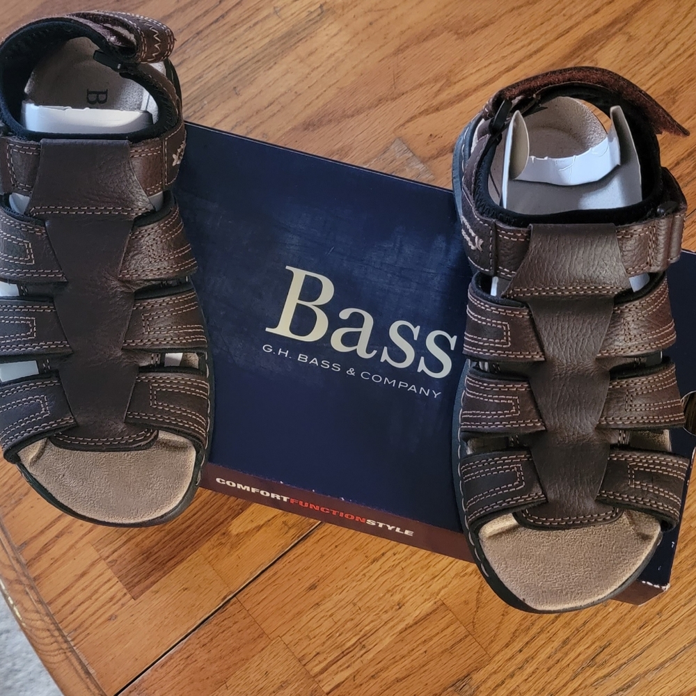 G.H. Bass & Co sandals